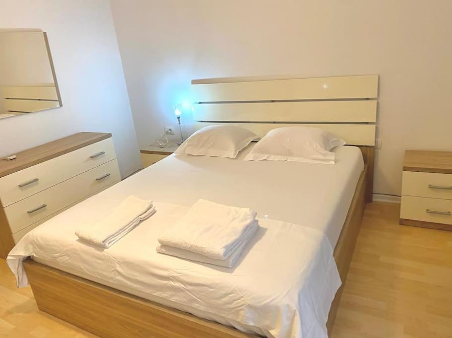 Apartament Sunlit Heaven In Tirana